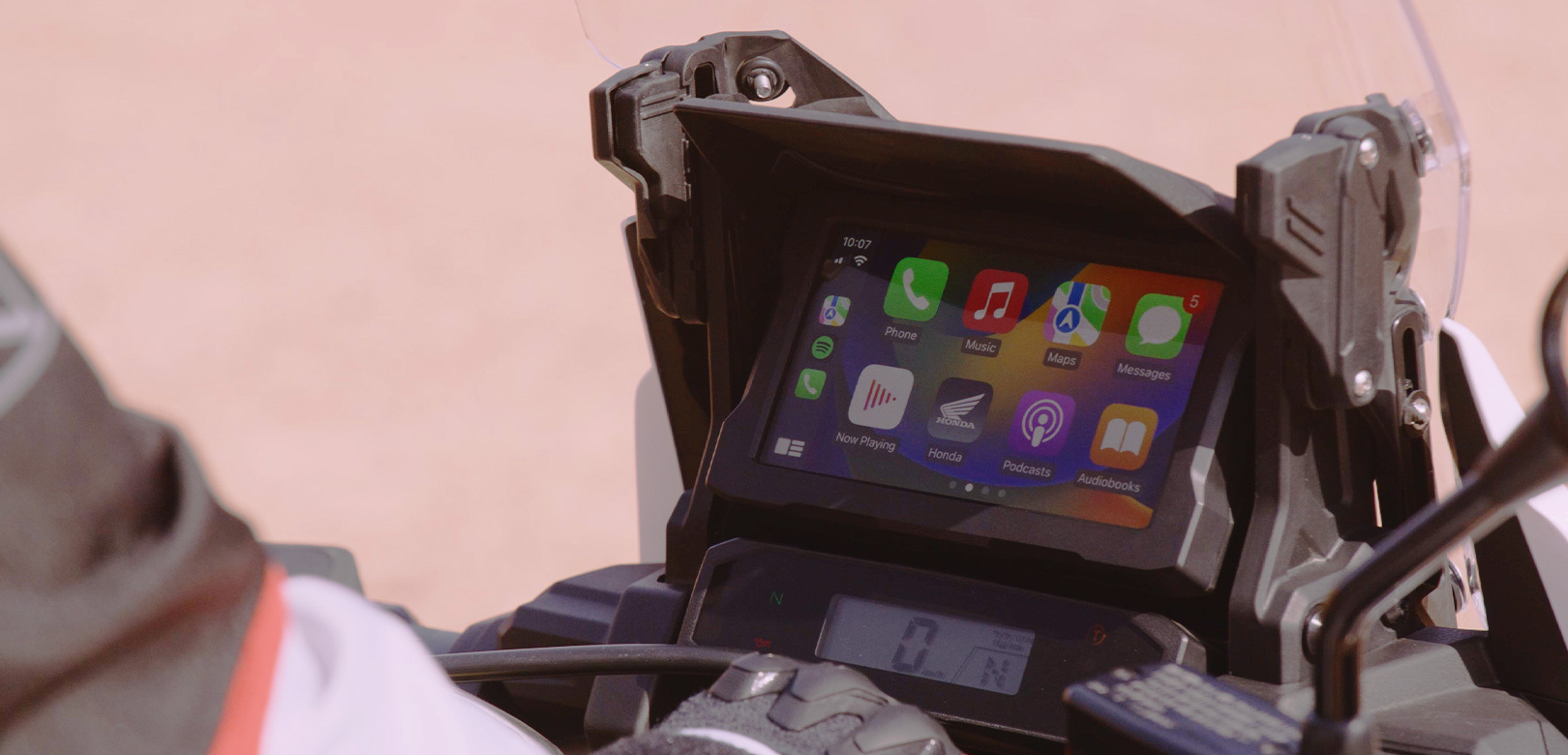 24YM_CRF1100AT_Features_1_Techjpg_1