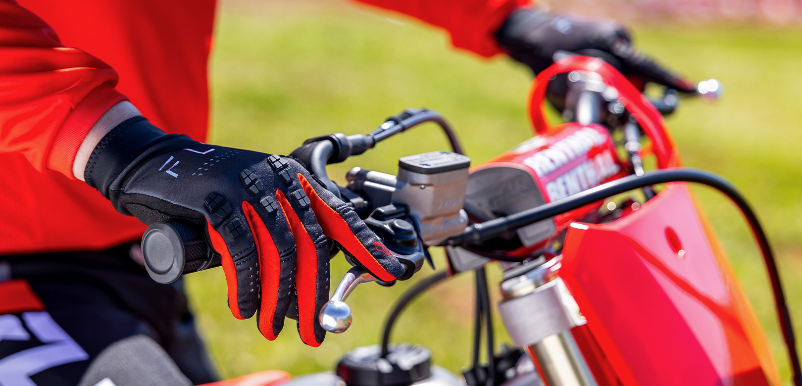 25YM-CRF250R_Features_Designjpg_1