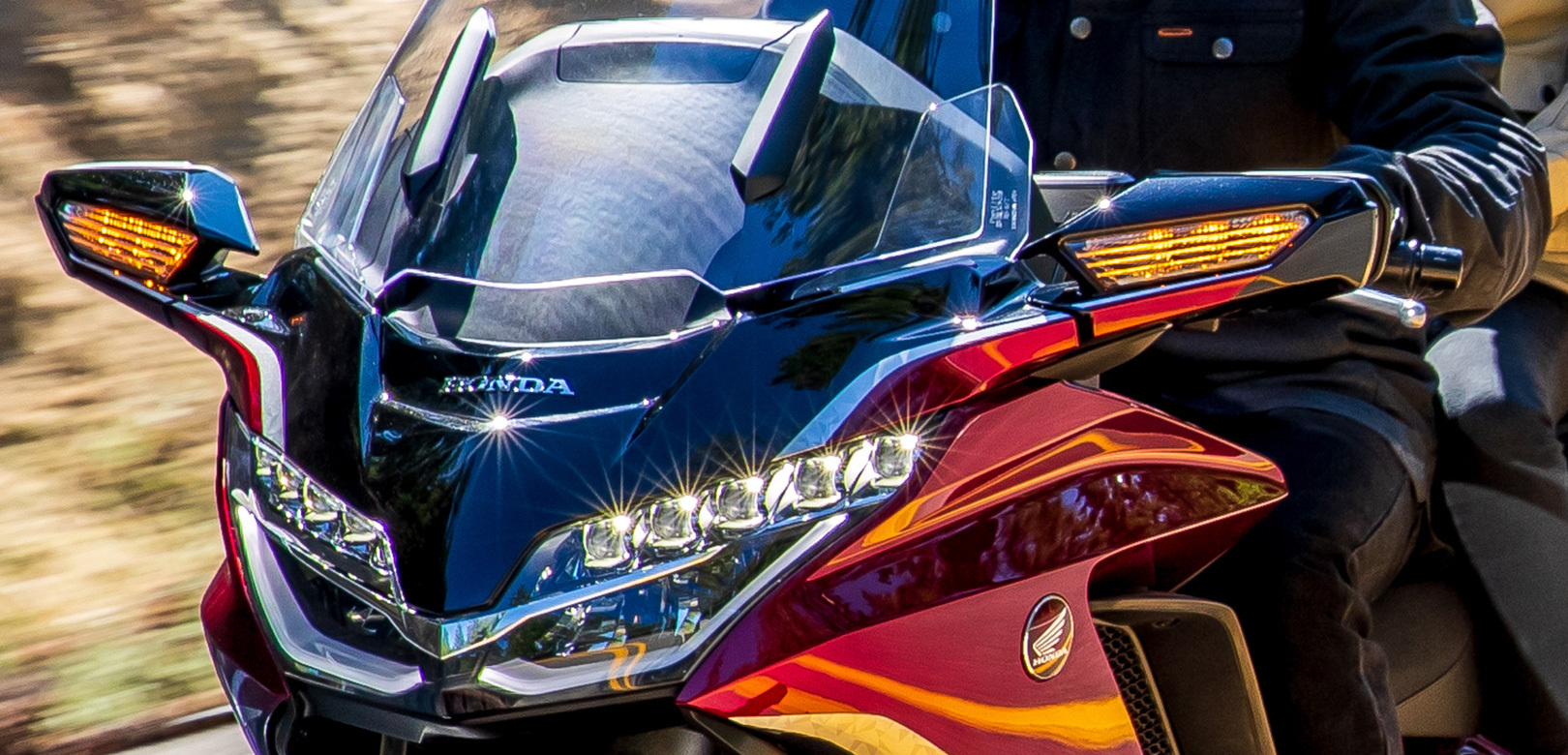 GL1800ABS_Features1_2021-03-16-092802jpg_1