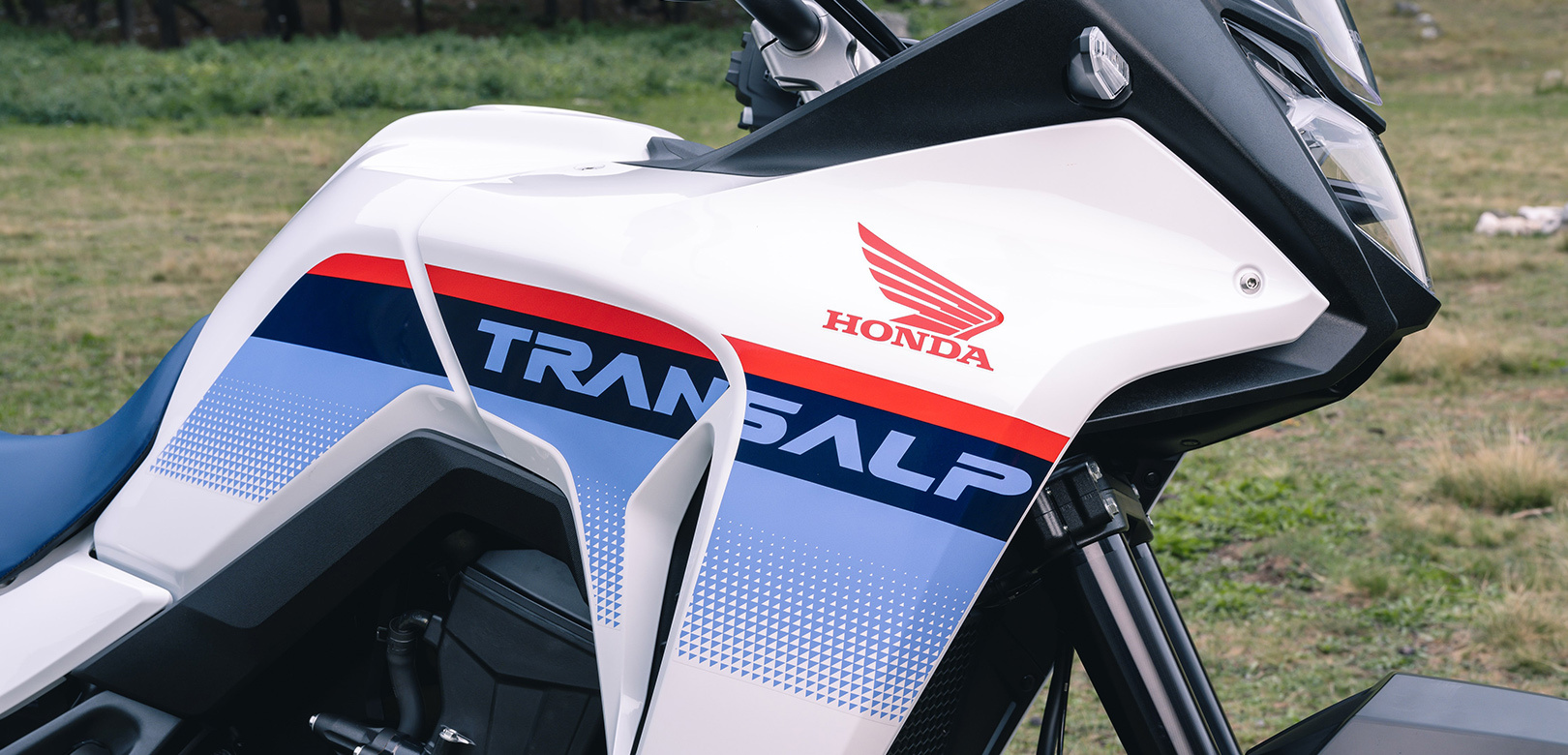 TransAlp_Features1_Bodyworkjpg_1