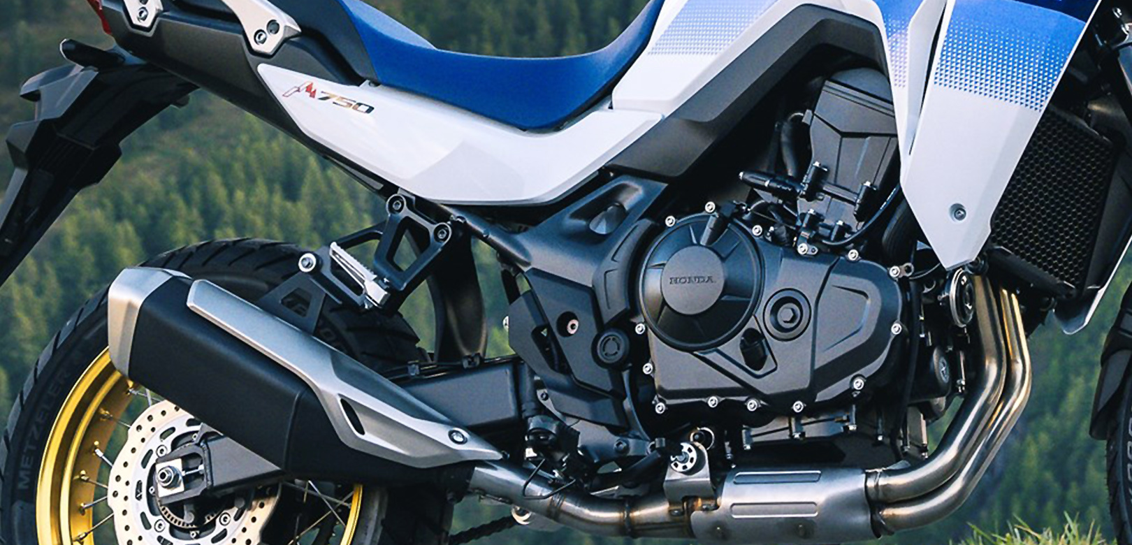 TransAlp_Features2_Enginejpg_1